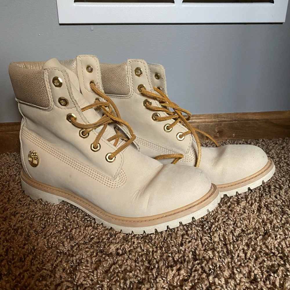 Timberlands size 9 - Picture 2 of 7